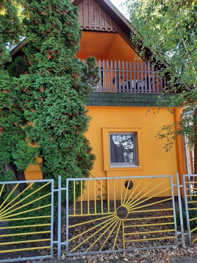 Villa Fenyves Nyaralo Hajdúszoboszló Esterno foto